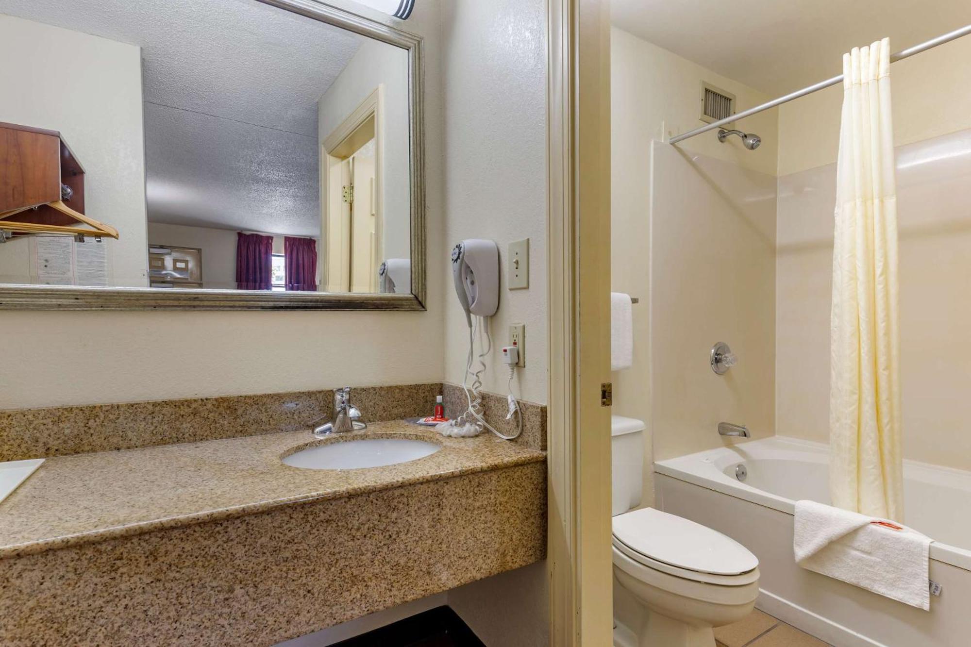 Econo Lodge Fayetteville Zewnętrze zdjęcie